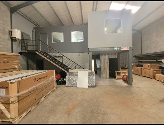 422M² WAREHOUSE TO LET IN MORGAN INDUSTRIA
